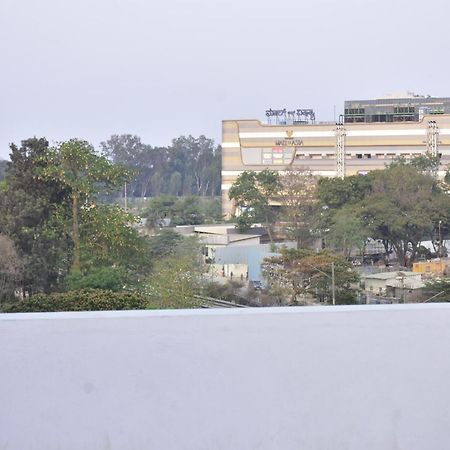 Hotel Sunroof Suites Bangalore Exterior photo